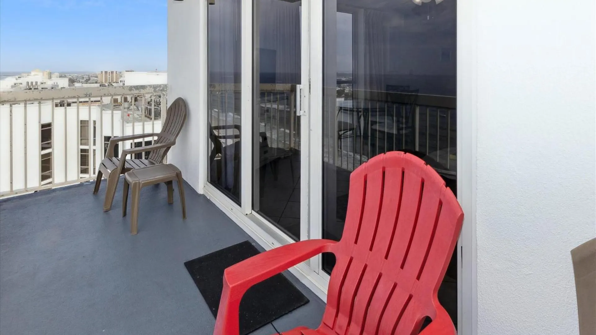 Pelican Beach 1811- By Holiday Isle Properties Destin Apartment