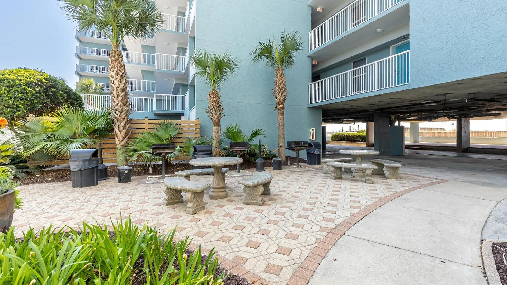 Pelican Beach 1811- By Holiday Isle Properties Destin Apartment