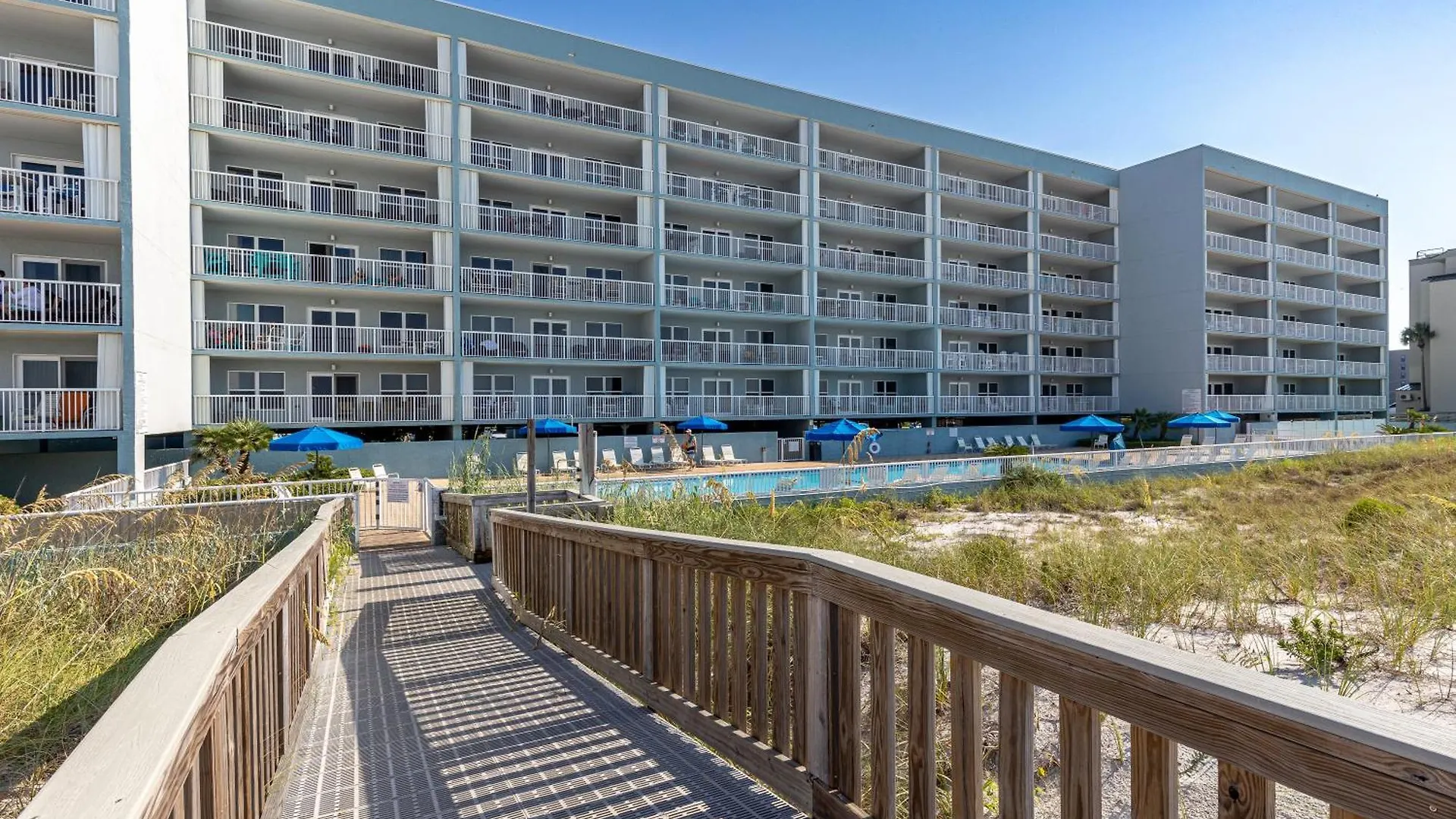 Pelican Beach 1811- By Holiday Isle Properties Destin