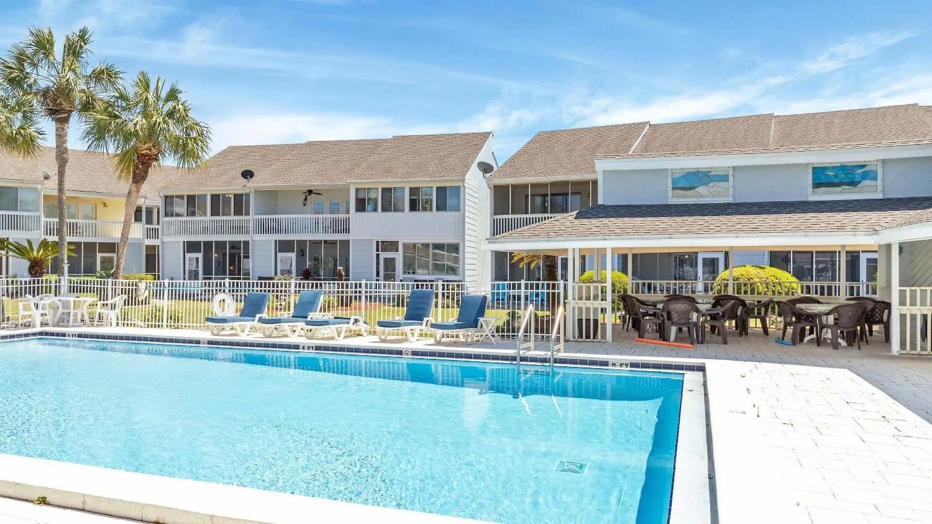 Apartment Pelican Beach 1811- By Holiday Isle Properties Destin