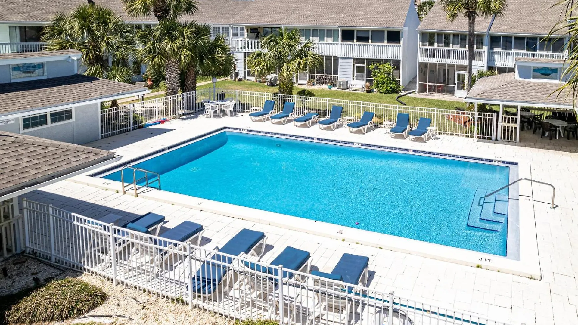 Pelican Beach 1811- By Holiday Isle Properties Destin Apartment